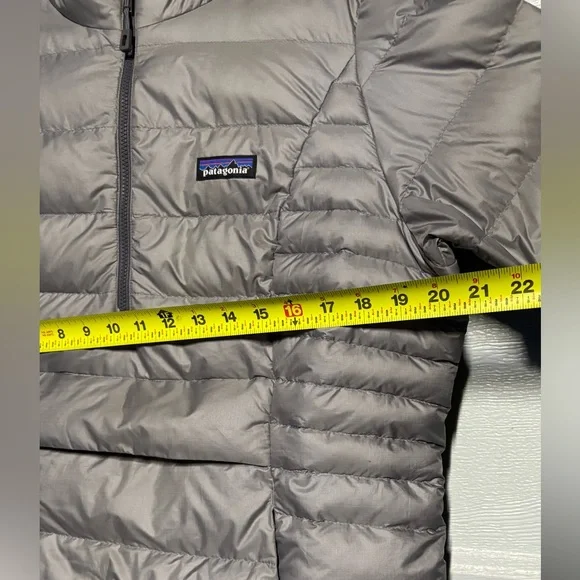 Patagonia Silver Half-Zip Puffer Jacket - Picture 8 of 11